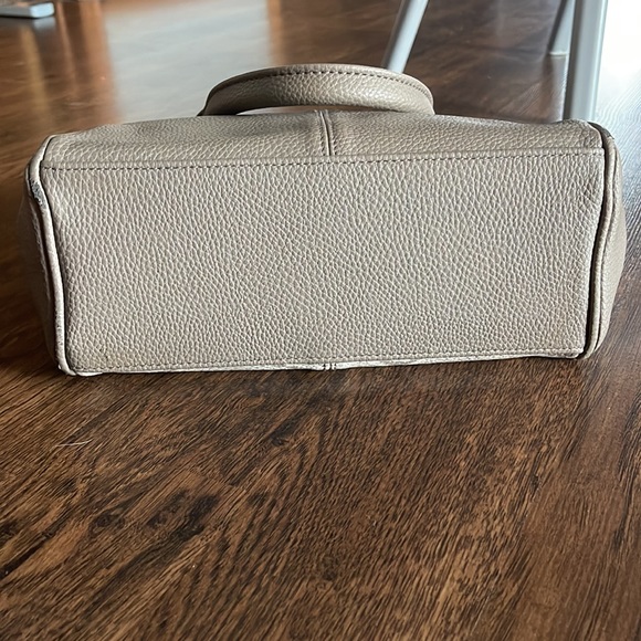 ⭐️ Jewell gray snakeskin purse. Some stains. No shoulder attachment. - Picture 5 of 6